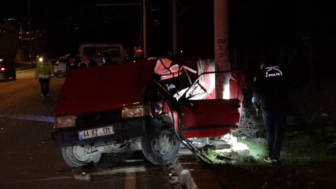 Malatya'da kazada yaralanan sürücü kurtarılamadı