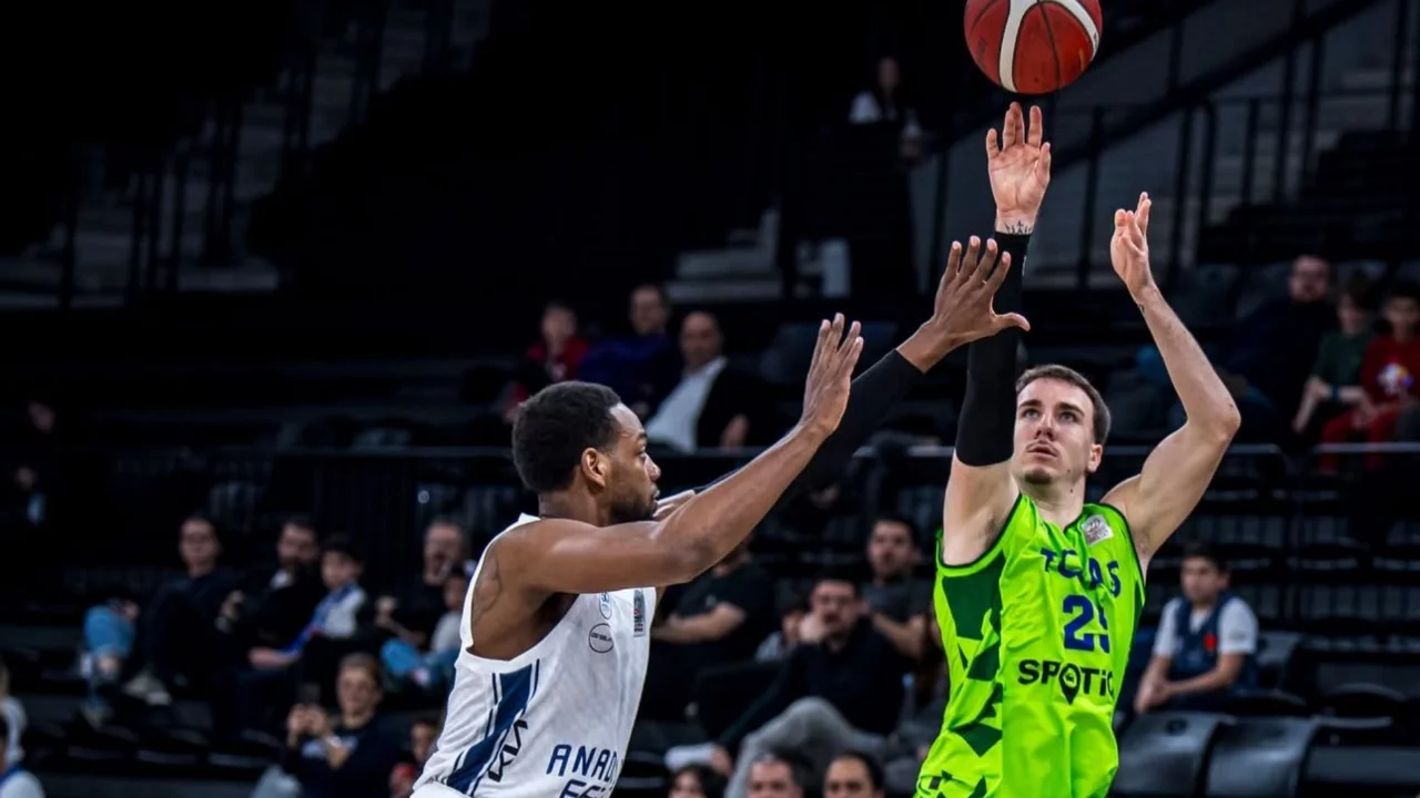 TOFAŞ, Anadolu Efes'e mağlup oldu! Play-off hattından uzaklaştı... 