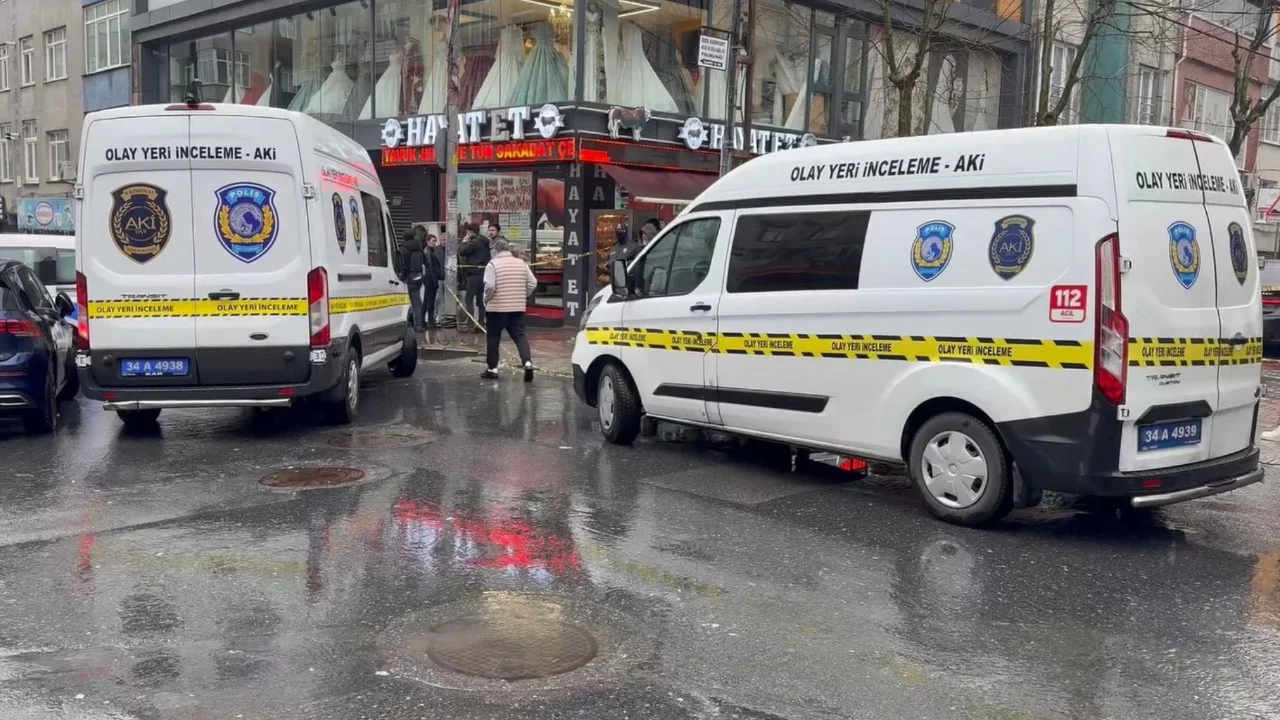 Esenyurt'ta iki s&uuml;r&uuml;c&uuml;n&uuml;n trafik tartışması kanlı bitti