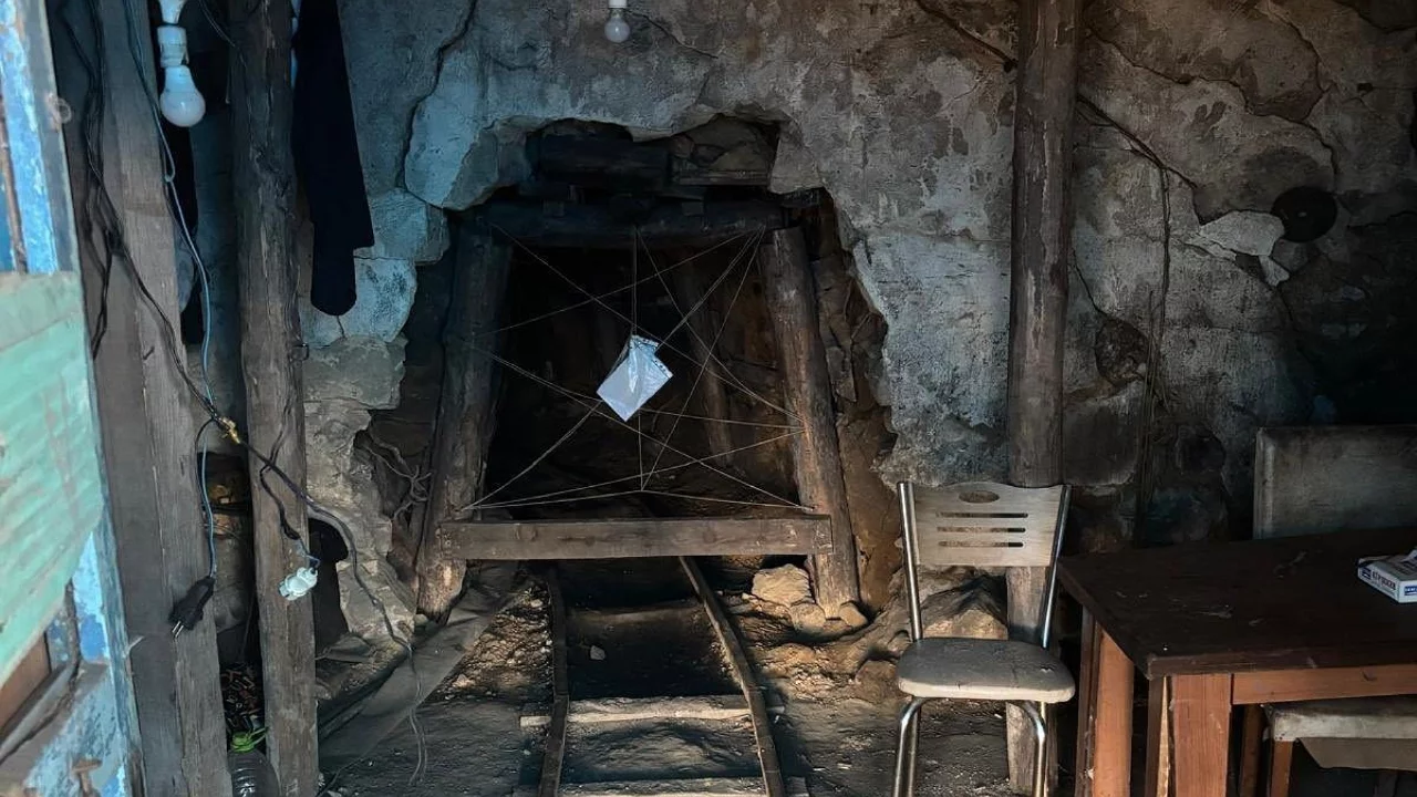 7 g&uuml;nde 5 ruhsatsız maden ocağı imha edildi