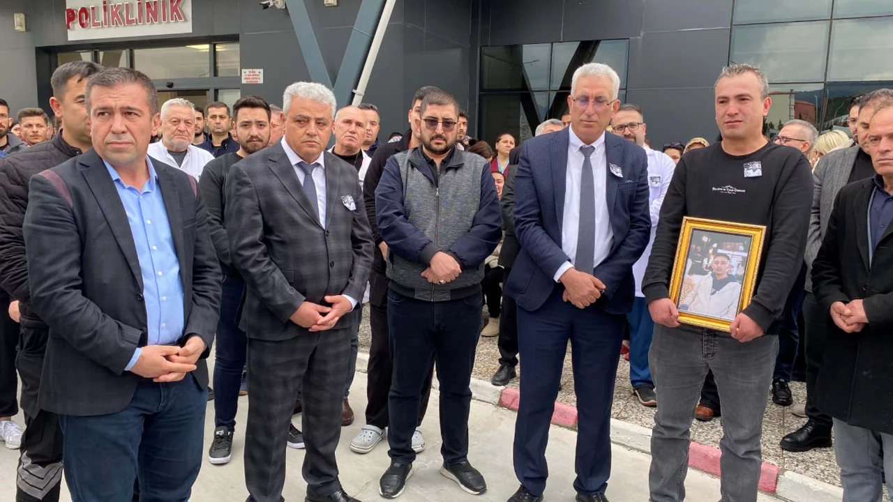 Kazada &ouml;len Muharrem g&ouml;rev yaptığı Ağız ve Diş Sağlığı Merkezi'nden uğurlandı