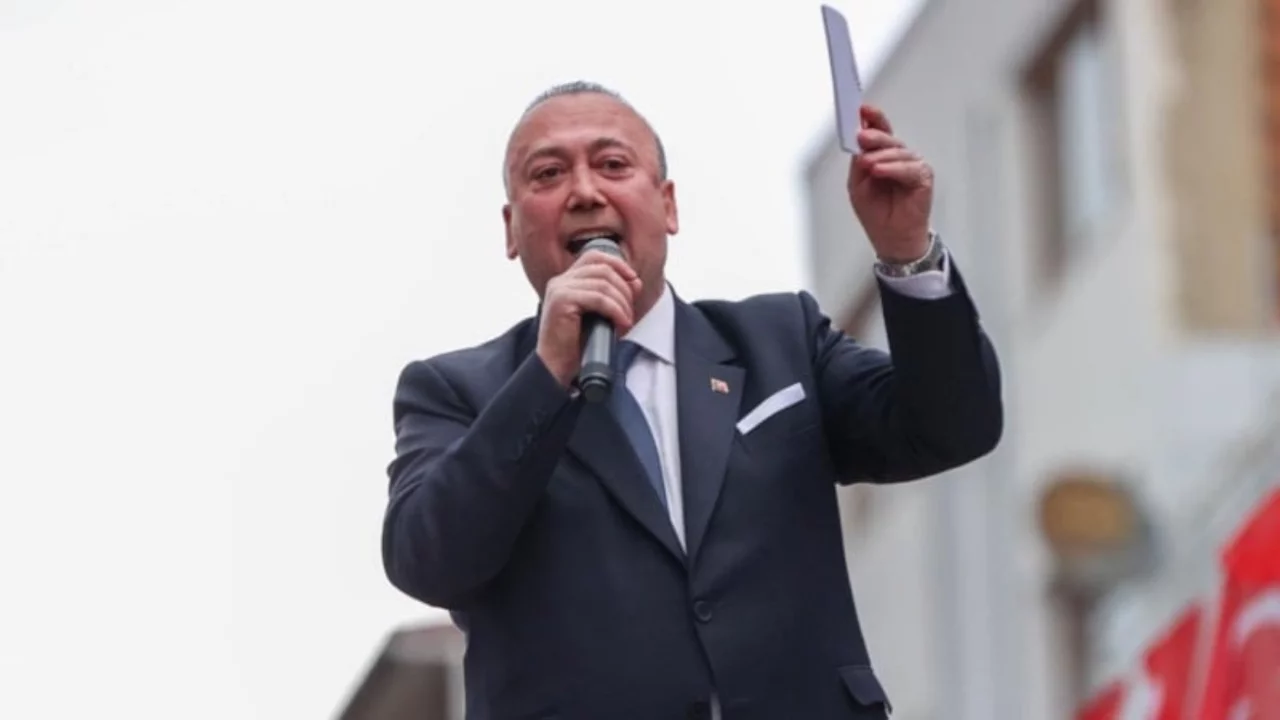 Uşak Belediye Başkanı &Ouml;zkan Yalım tutuklandı