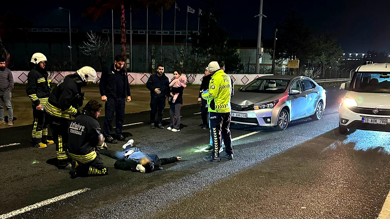 Otomobilin &ouml;n&uuml;ne atlayan gen&ccedil; yaralandı