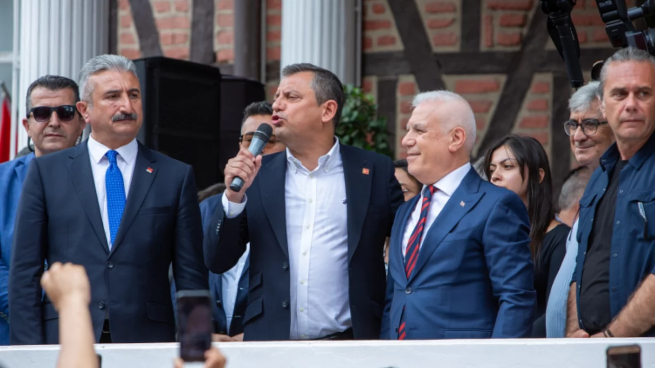 &Ouml;zg&uuml;r &Ouml;zel'den Bozbey'in g&ouml;zaltına alınmasıyla ilgili ilk a&ccedil;ıklama!