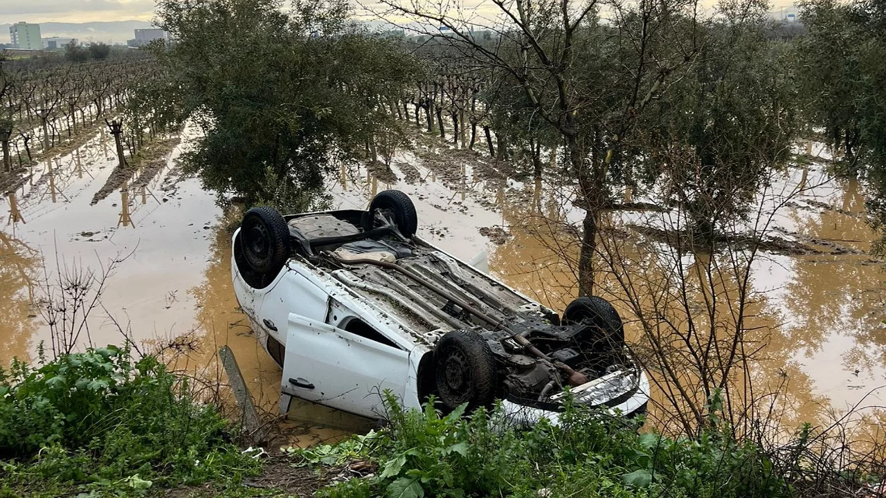 Takla atıp olay yerinden ka&ccedil;tı!