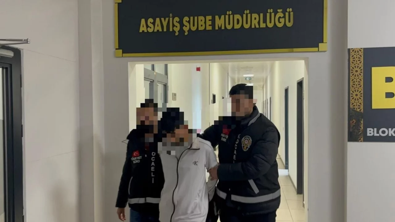 Markette başlayıp dışarı taşan kavgada bı&ccedil;aklanan Deniz, kurtarılamadı