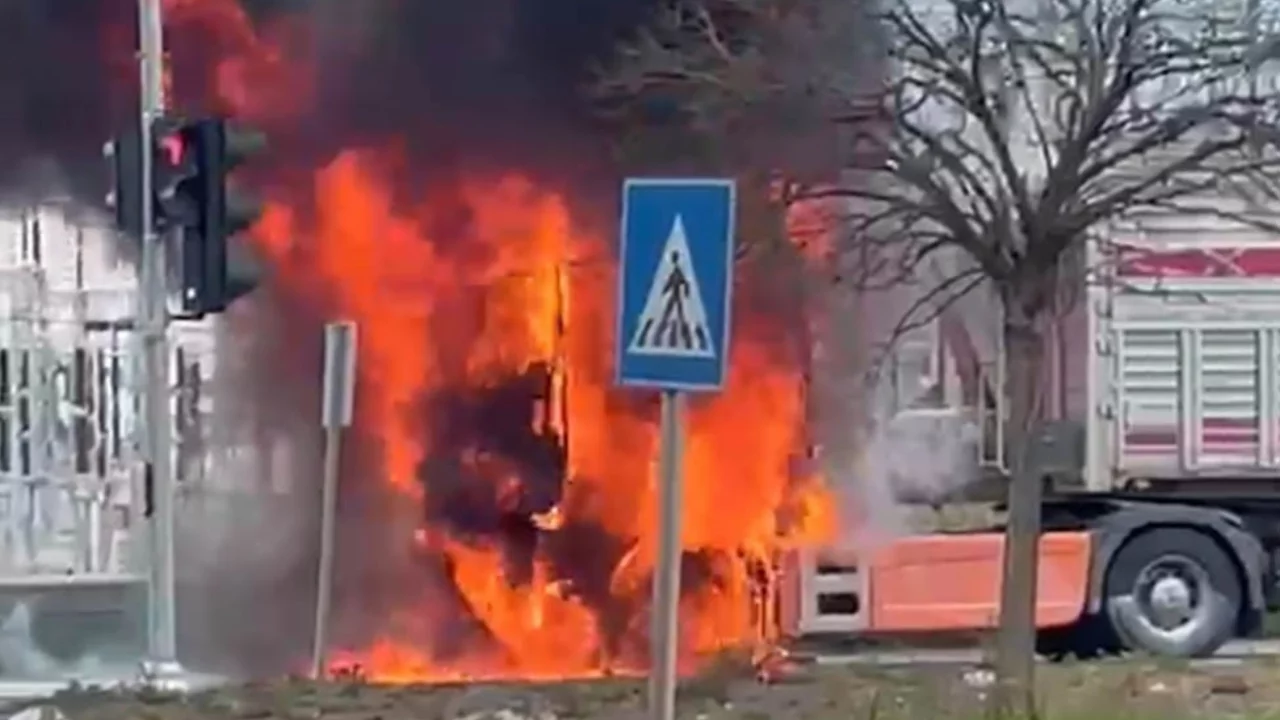 Samsun'da seyir halindeki tırın kupası alevlere teslim oldu