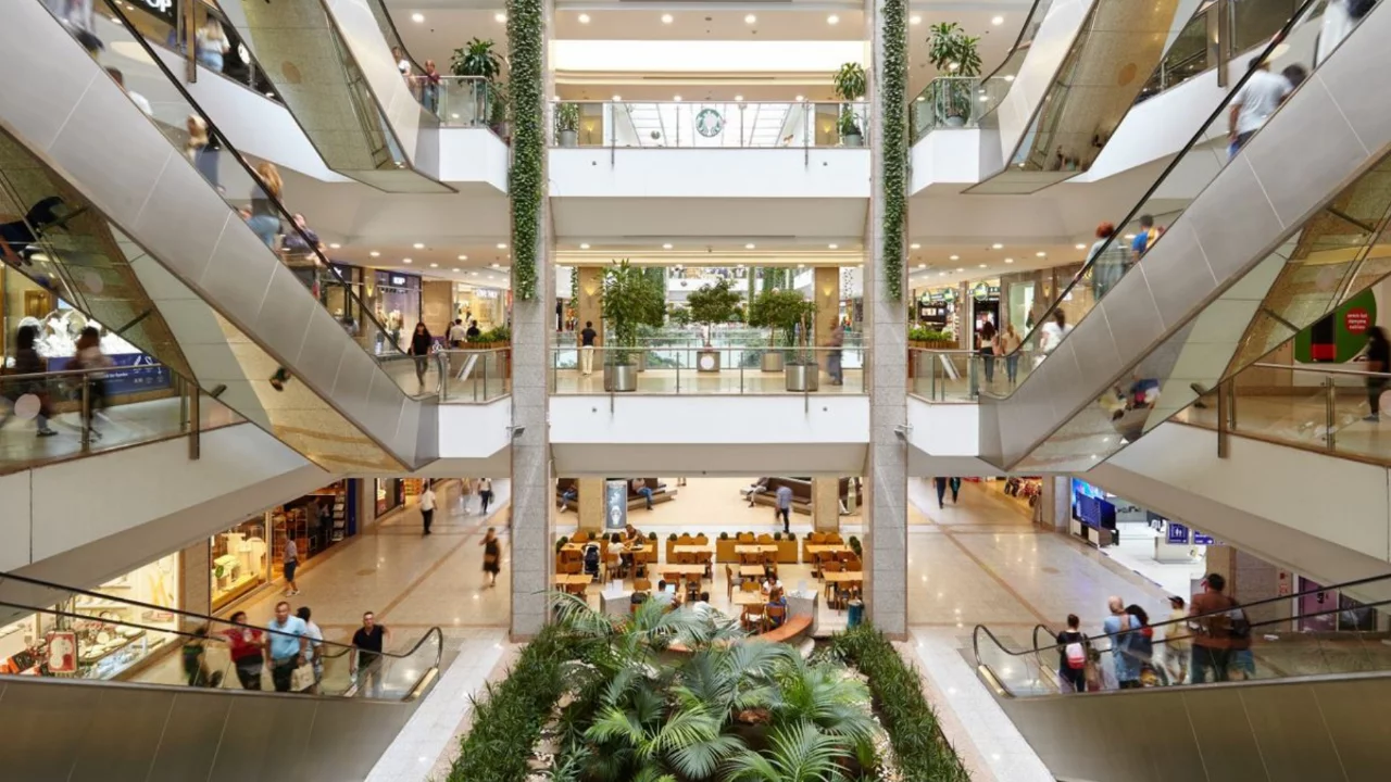 Türkiye'nin ünlü AVM'si +18 oldu!