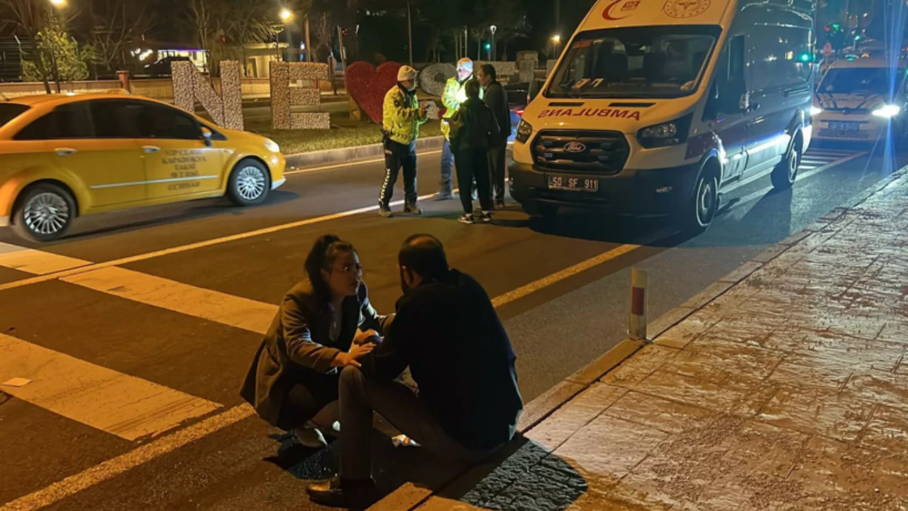 Alkoll&uuml; s&uuml;r&uuml;c&uuml;ye cezasını vatandaşlar verdi: Polise sığındı