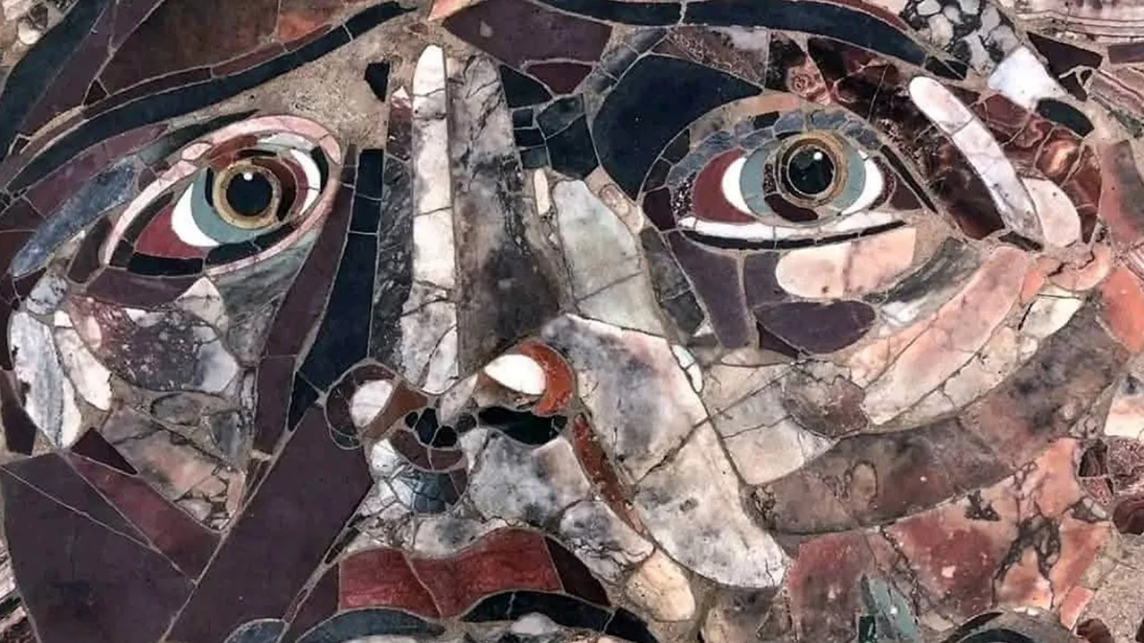 Kışın &uuml;zeri kapatılan Medusa mozaiği ziyarete a&ccedil;ıldı