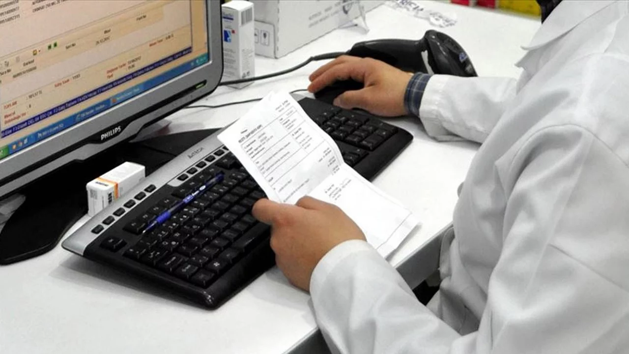 Bakanlık a&ccedil;ıklama yaptı! İla&ccedil; raporu i&ccedil;in bunu yapmanız şart