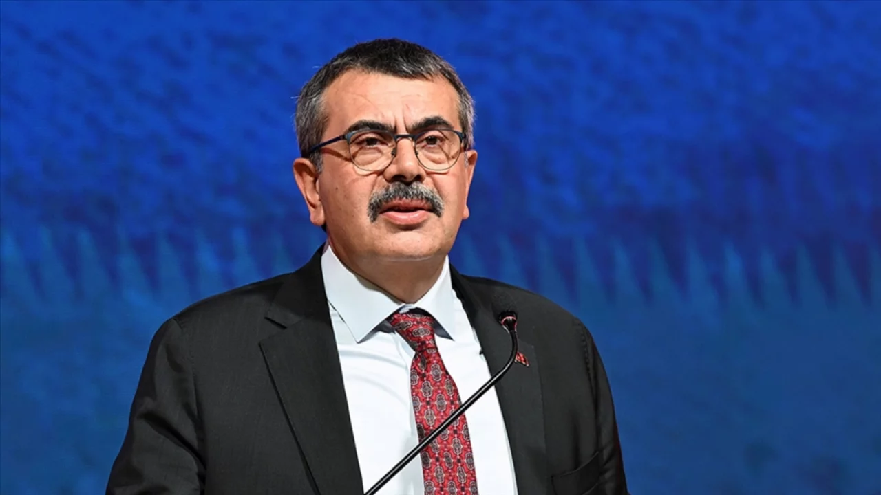 Bakan Tekin: "LGS milli ma&ccedil;la &ccedil;akışıyor, bir g&uuml;n &ouml;ne &ccedil;ekilebilir"