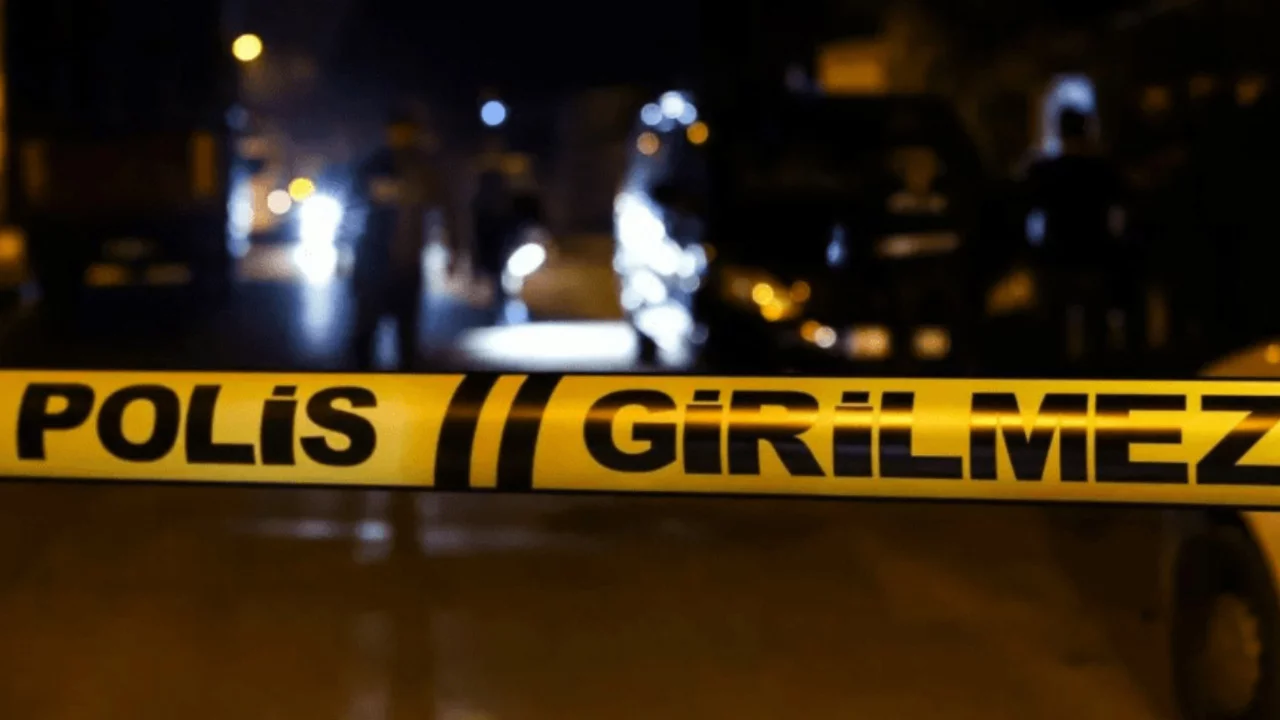 İnşaat iş&ccedil;ileri arasında bı&ccedil;aklı kavga: 2 yaralı