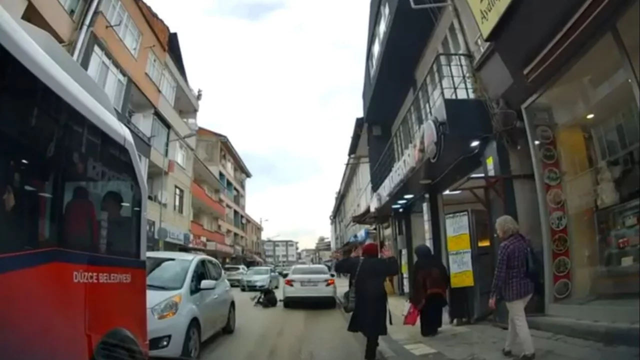 Yayaya &ccedil;arptıktan sonra şof&ouml;r değiştirip uzaklaştılar