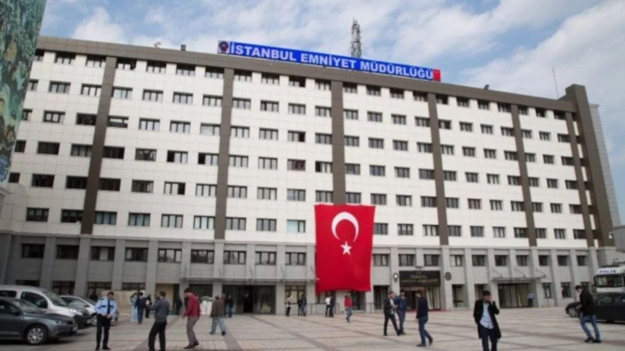 İstanbul'da 'Ka&ccedil;ırıldım' yalanıyla &ccedil;alıştığı şirketten 4.5 milyon dolar dolandırdı...