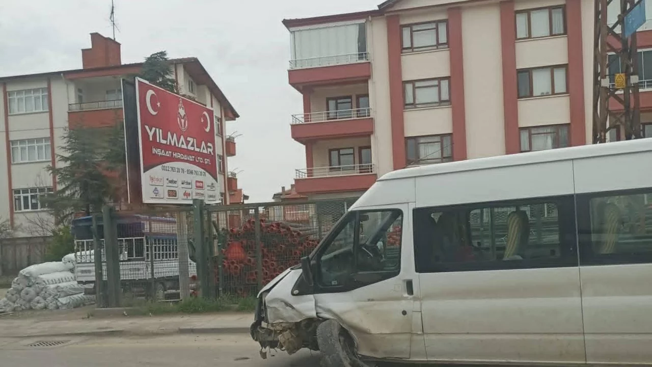 Ankara'da 3 ara&ccedil;lı zincirleme kaza: Yaralılar var...