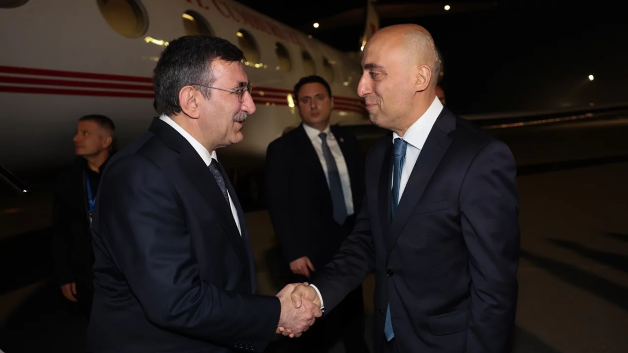 Cumhurbaşkanı Yardımcısı Yılmaz, Azerbaycan'ın başkenti Bakü'ye geldi
