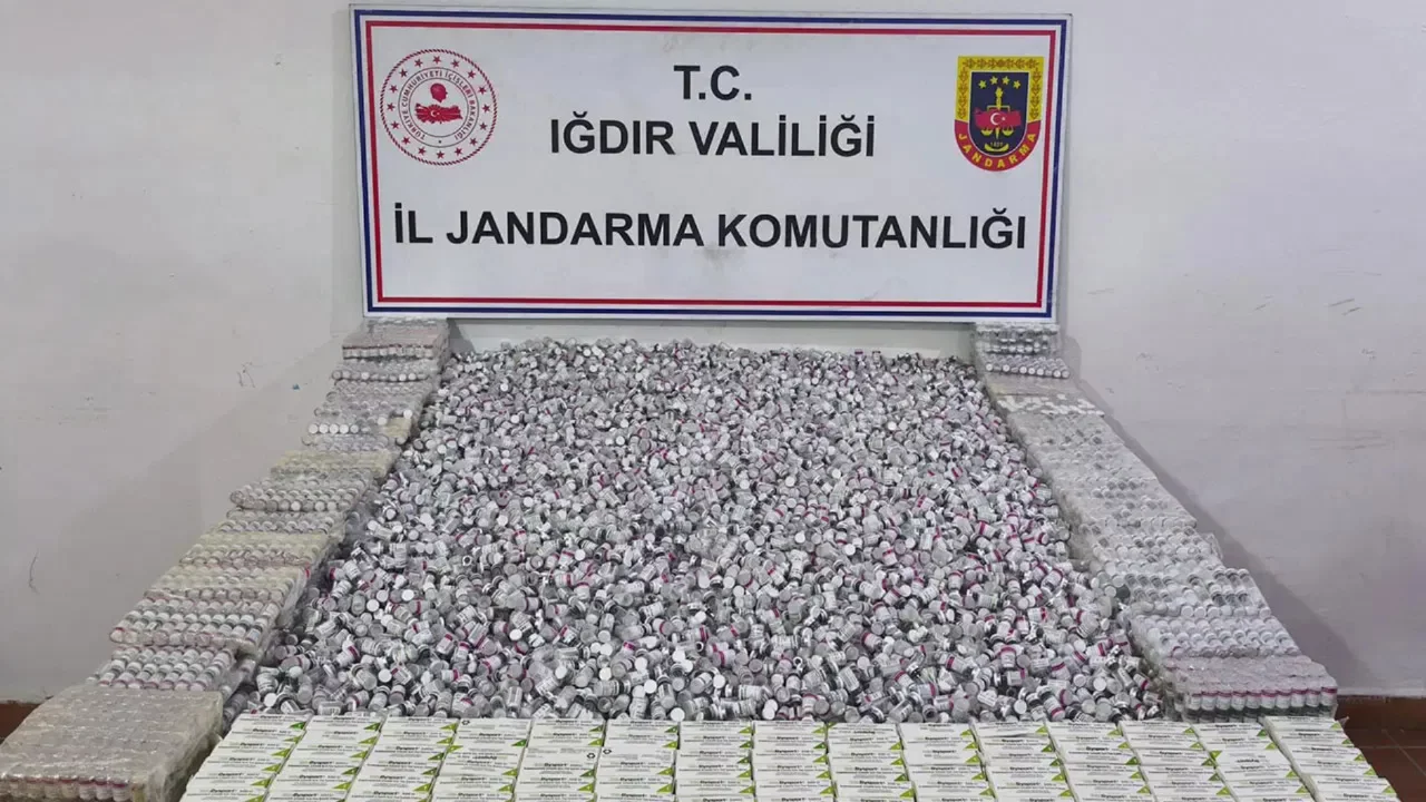 G&uuml;zellik merkezine baskın! Milyonlarca liralık ka&ccedil;ak botoks ilacı ele ge&ccedil;irildi