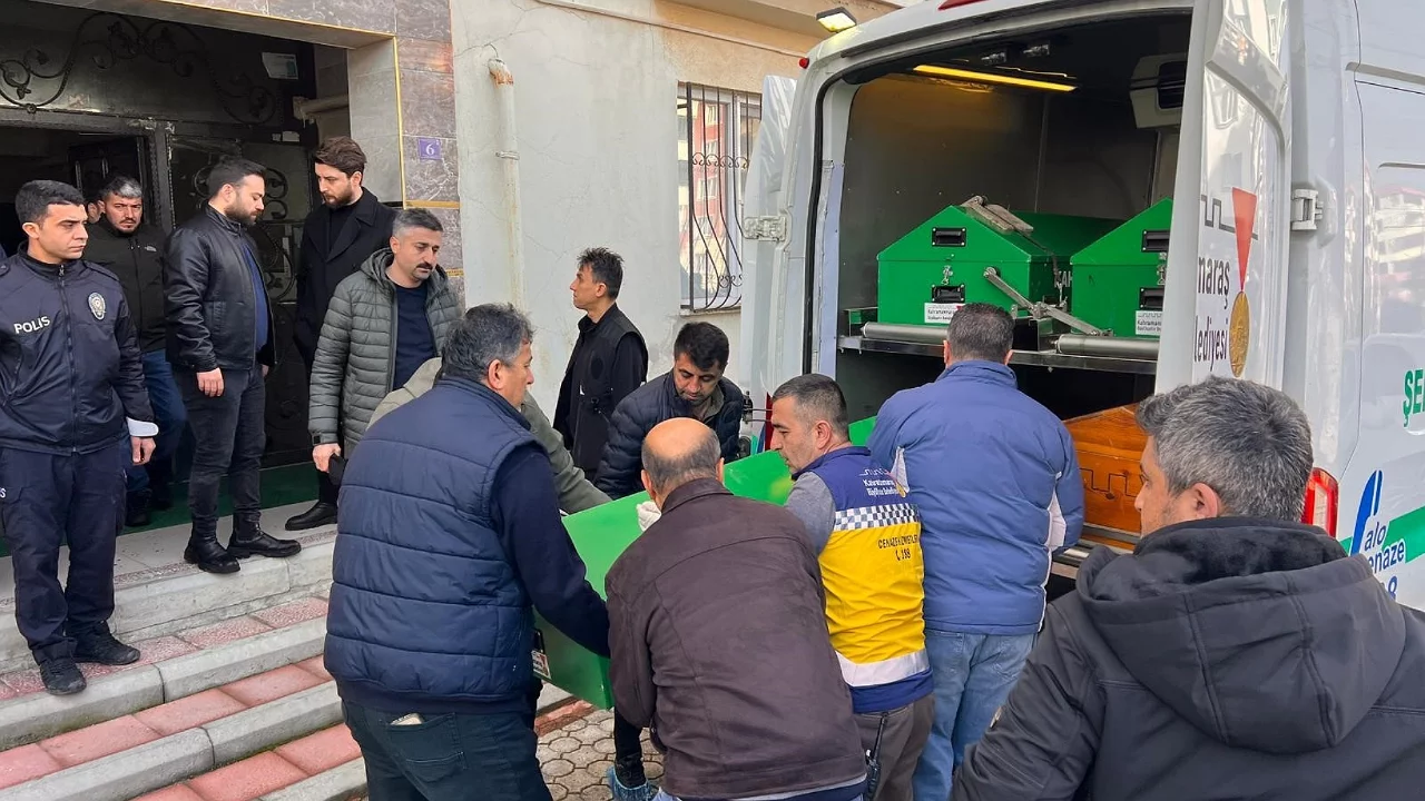 Babasını &ouml;ld&uuml;ren şahıs: "&Uuml;zerine atlayarak elimde bulunan bı&ccedil;akla boğazını kestim"