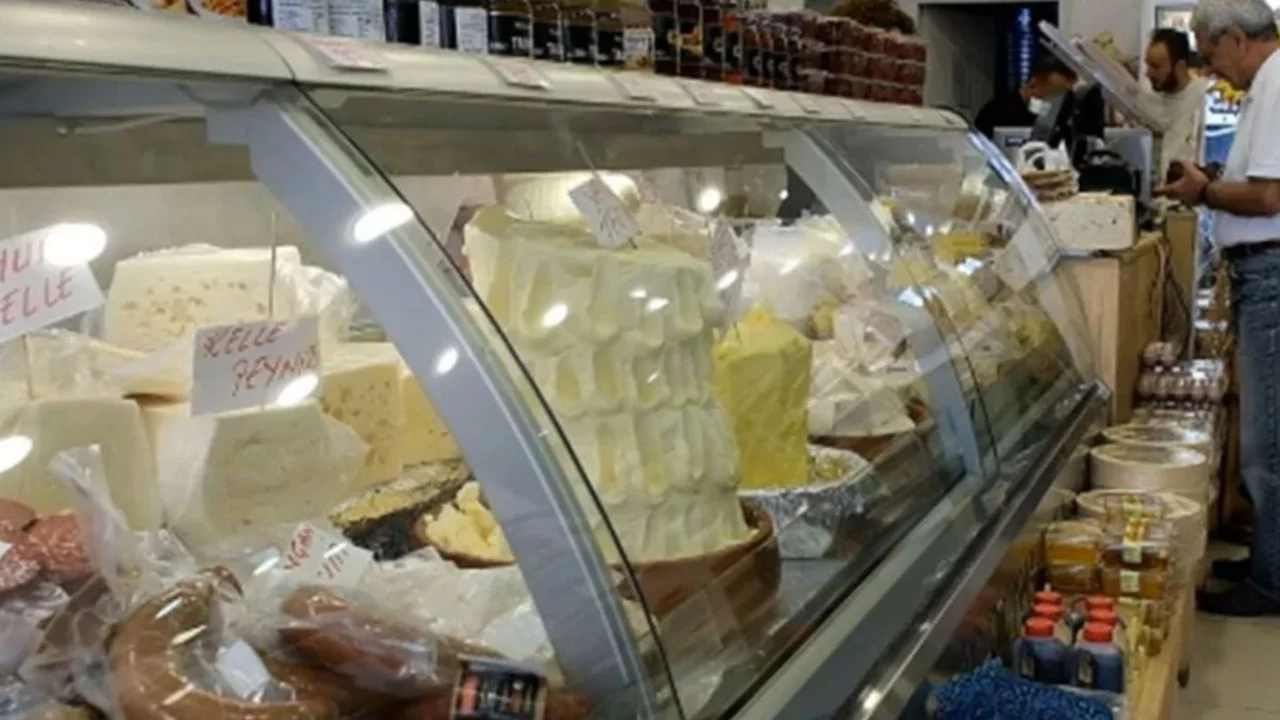 Bursa'da gıda şoku! Türkiye'nin en ünlü peynir markası bakanlığın hile listesinde!