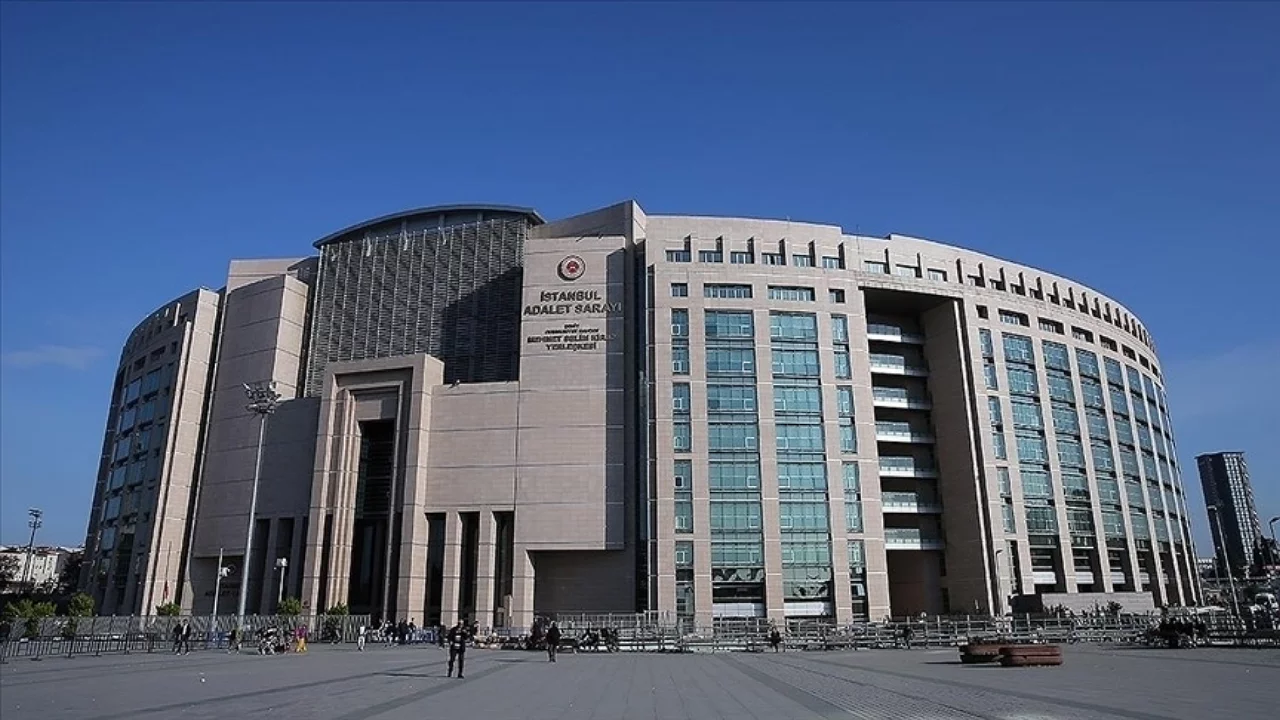 İBB'ye y&ouml;nelik davada ara karar &ccedil;ıktı! &Ccedil;ok sayıda tahliye