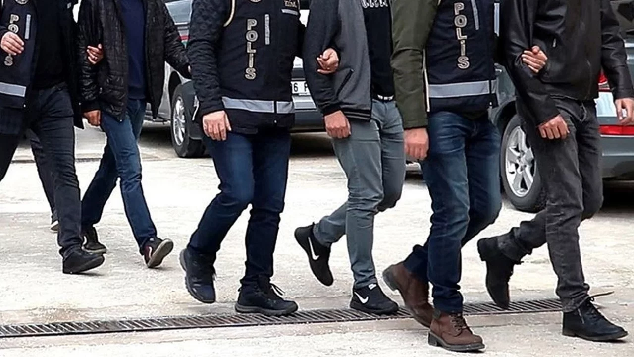 Bursa dahil bir&ccedil;ok ilden onlarca yakalama! Su&ccedil; i&ccedil;erikli paylaşımlar...