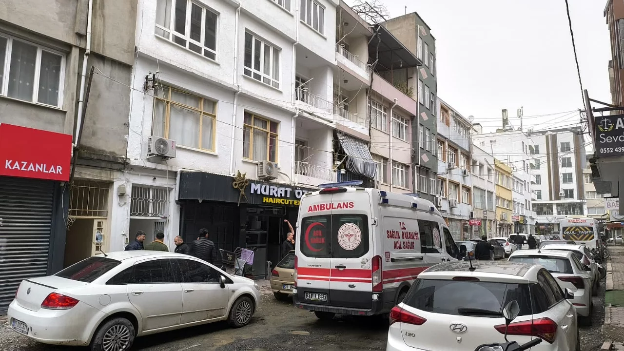 Yaşlı adam yalnız yaşadığı evde bı&ccedil;aklanarak &ouml;ld&uuml;r&uuml;ld&uuml;