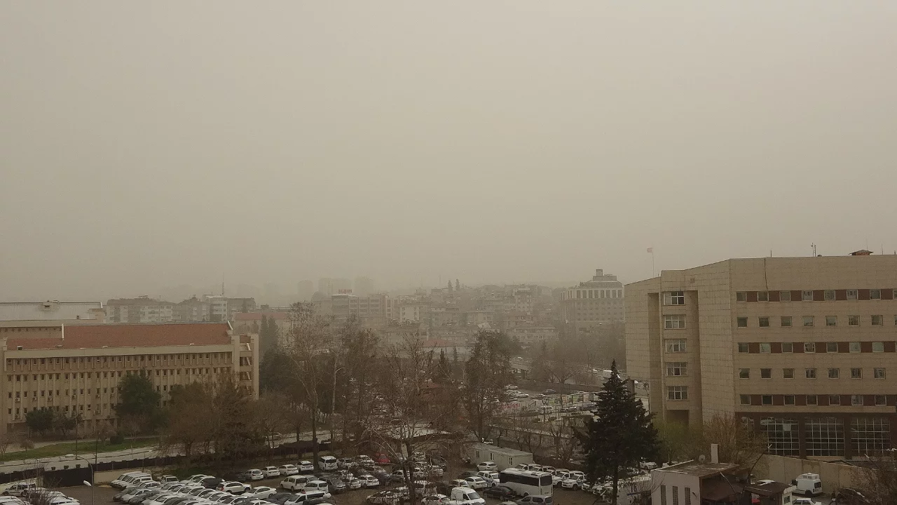 Gaziantep'te toz taşınımı etkili oldu