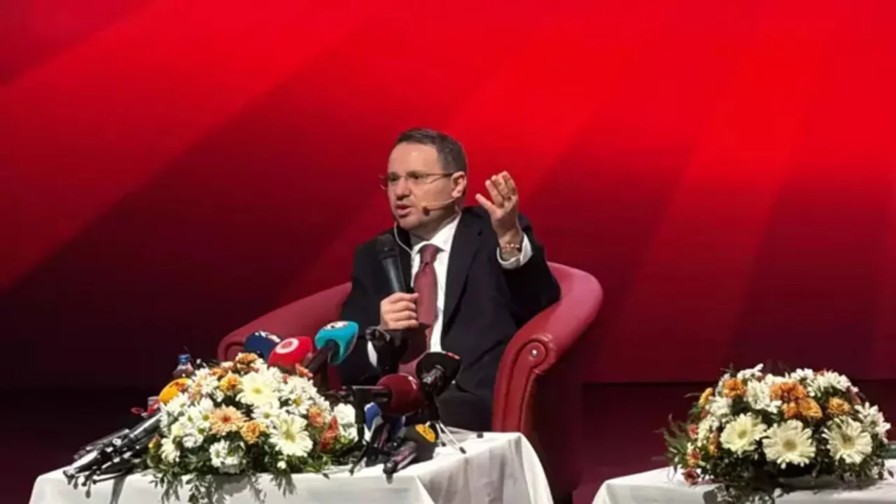 Bakan G&uuml;rlek duyurdu: 3 ay sonra kimlikle girilecek