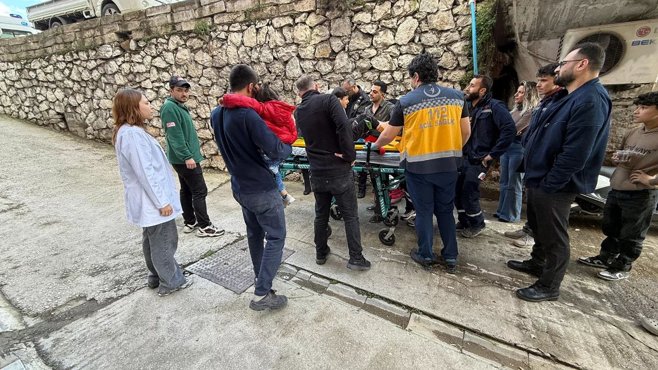 Bursa'da küçük çocuk metrelerce yükseklikten düştü!
