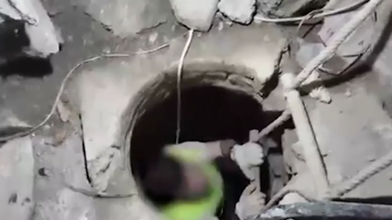 Megakentin göbeğinde inanılmaz olay: Tarihi binanın içi...