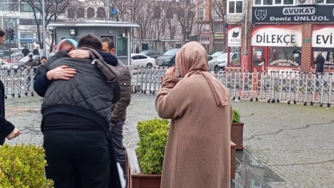 Mustafa Bozbey ile birlikte gözaltına alınan 11 kişi se...