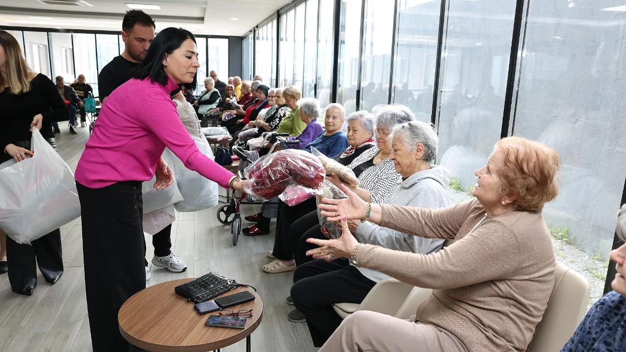 Nilüferli kadınlardan huzurevi sakinlerine gönül köprüsü