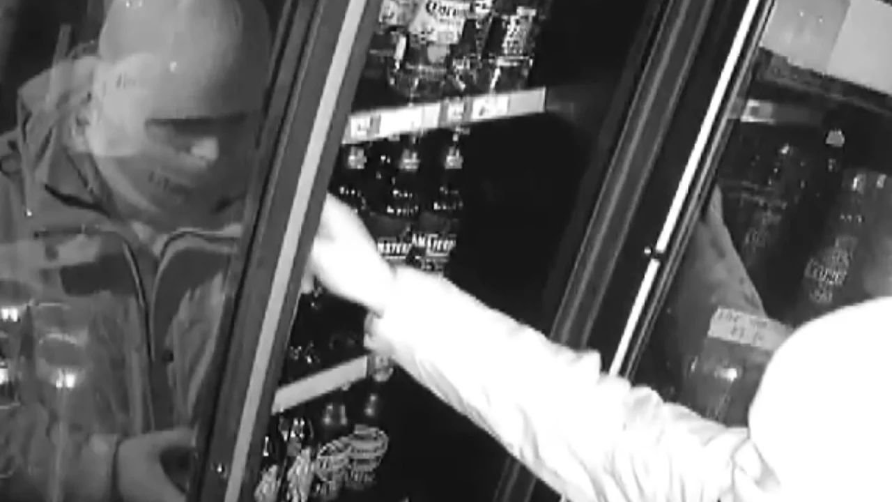 Bursa'da tekel bayi cinayeti! Kar maskeli saldırganın c...