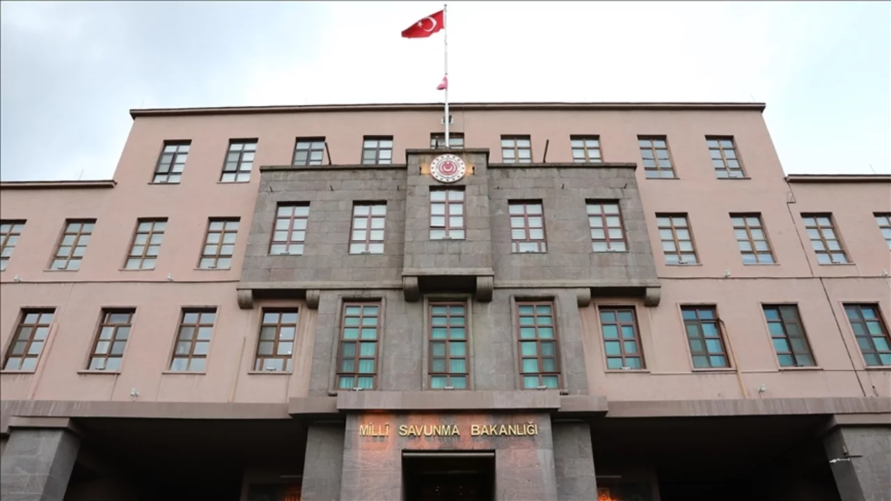Milli Savunma Bakanlığı, Dumlupınar Denizaltısı şehitlerini andı