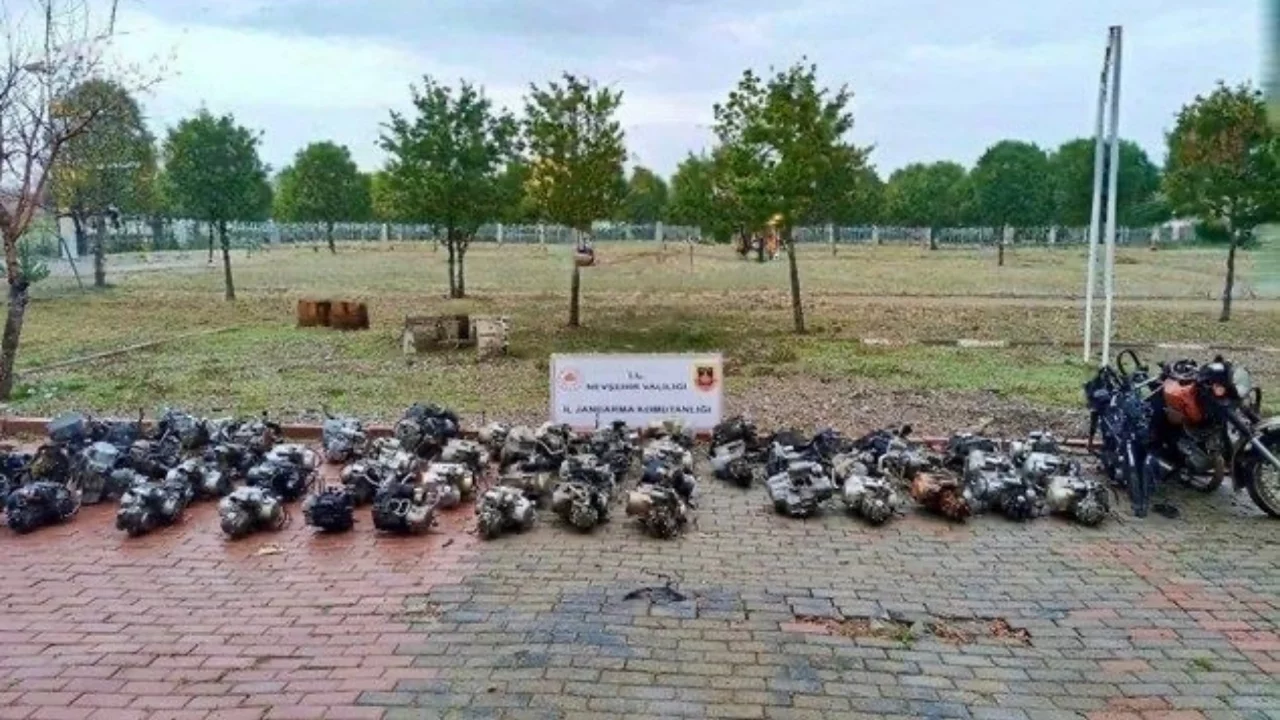 Motosiklet şaselerini kazıyan şahıslara operasyon: 2 g&ouml;zaltı
