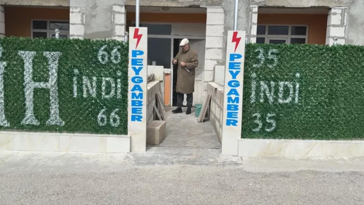 Yazıları g&ouml;renler şok oluyor! Kendini 'Mesih' ilan etti, ekipler harekete ge&ccedil;ti