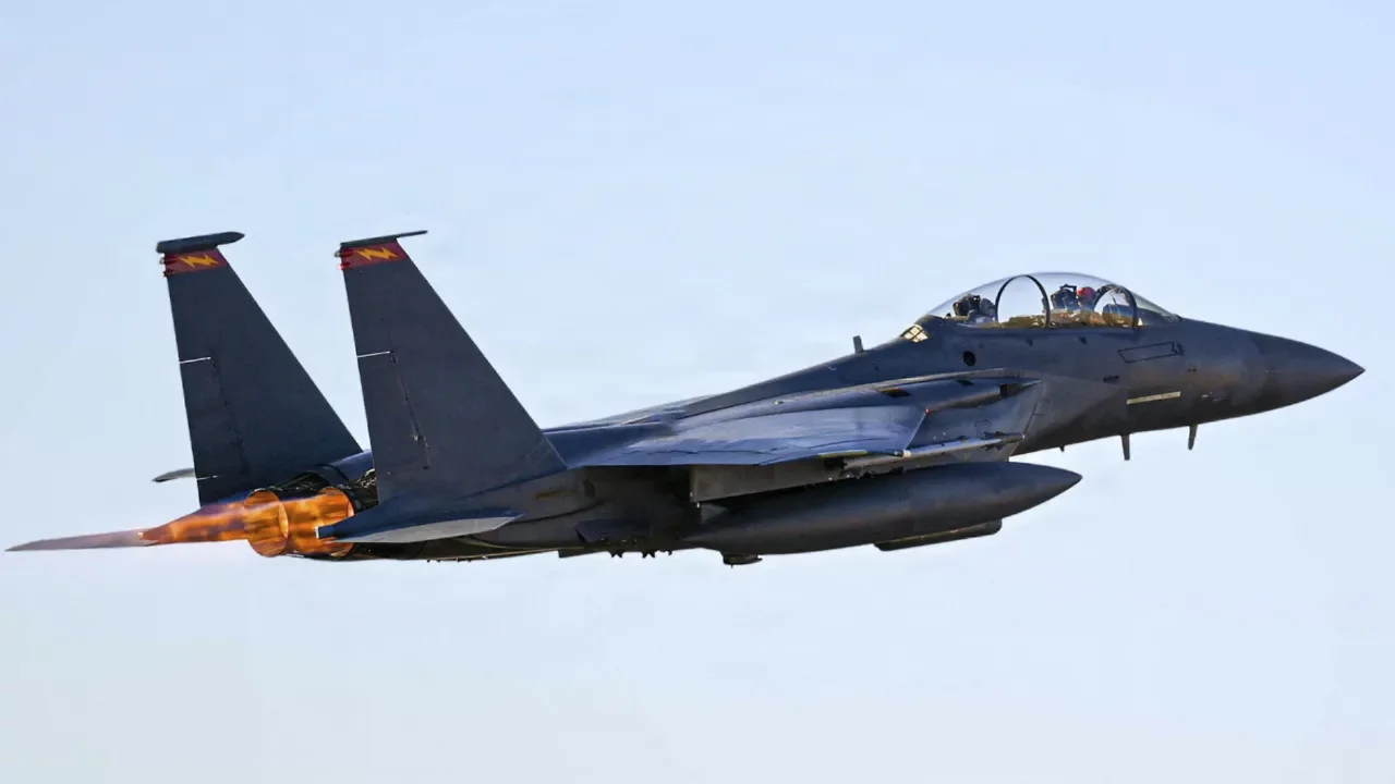 Trump duyurdu: İran'da d&uuml;ş&uuml;r&uuml;len F-15'in ikinci pilotunu da kurtardık
