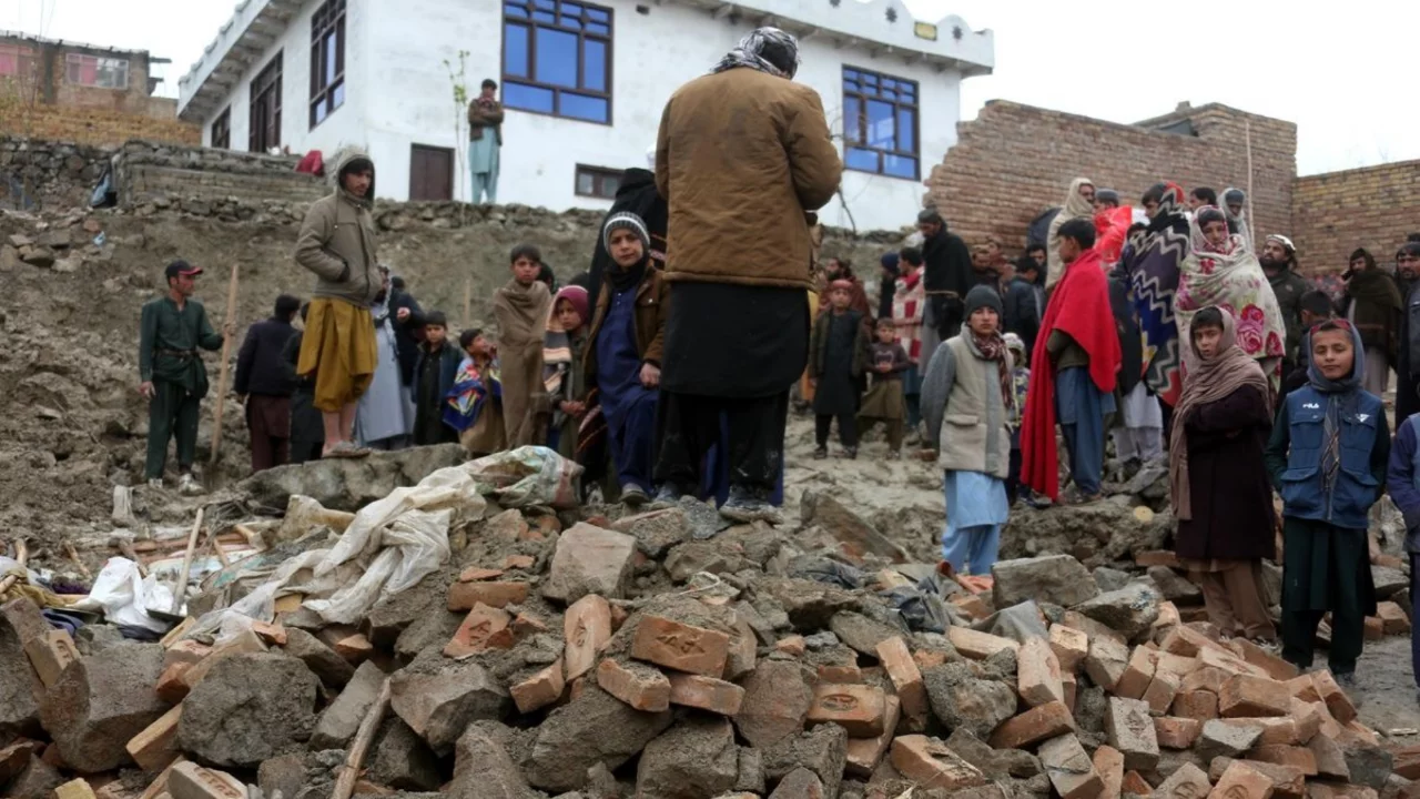 Afganistan'da 5,8 b&uuml;y&uuml;kl&uuml;ğ&uuml;ndeki depremde hayatını kaybedenlerin sayısı 12'ye y&uuml;kseldi