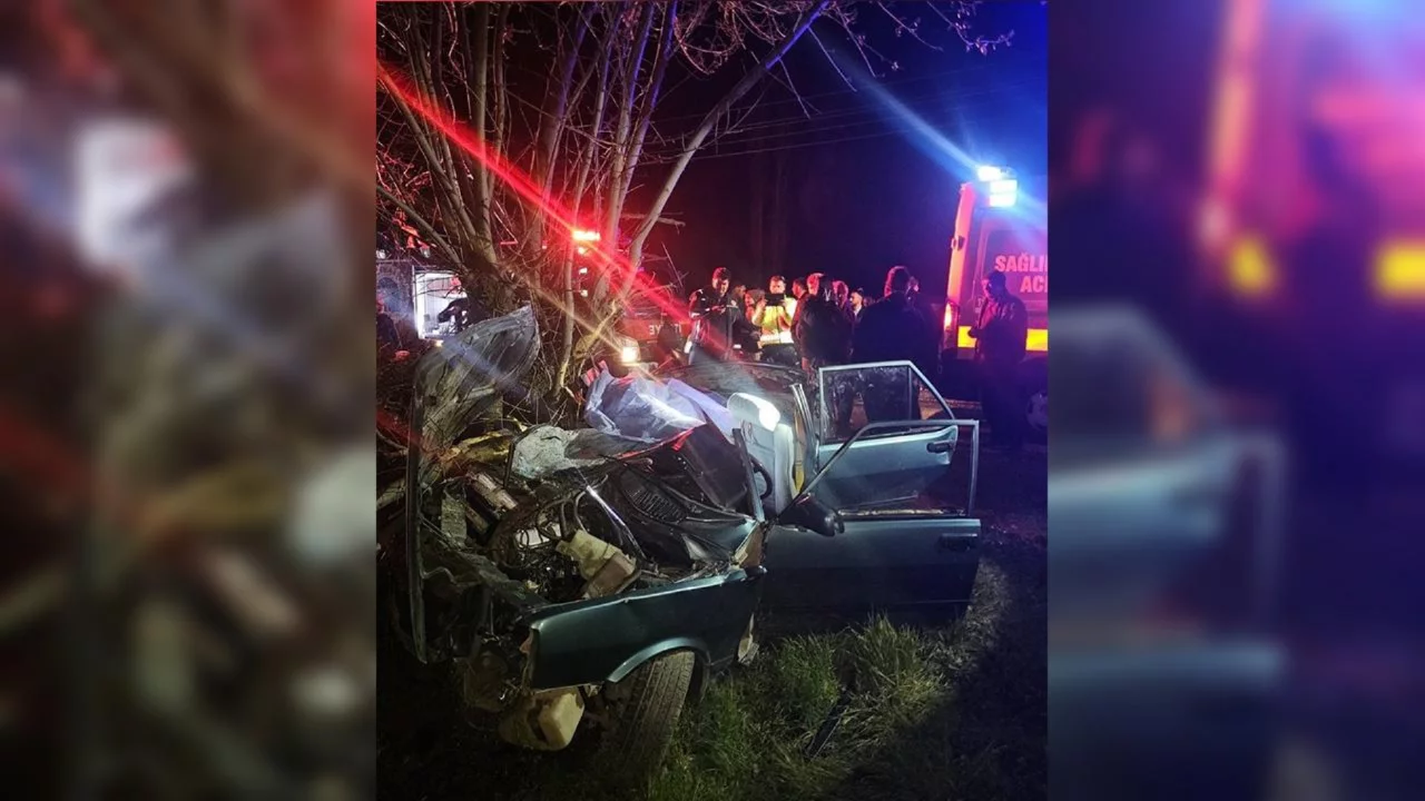 Antalya'da feci kaza: 2 &ouml;l&uuml;, 2 yaralı