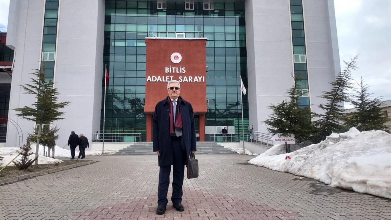 49 yıldır ilk g&uuml;nk&uuml; heyecanla mesleğini s&uuml;rd&uuml;r&uuml;yor