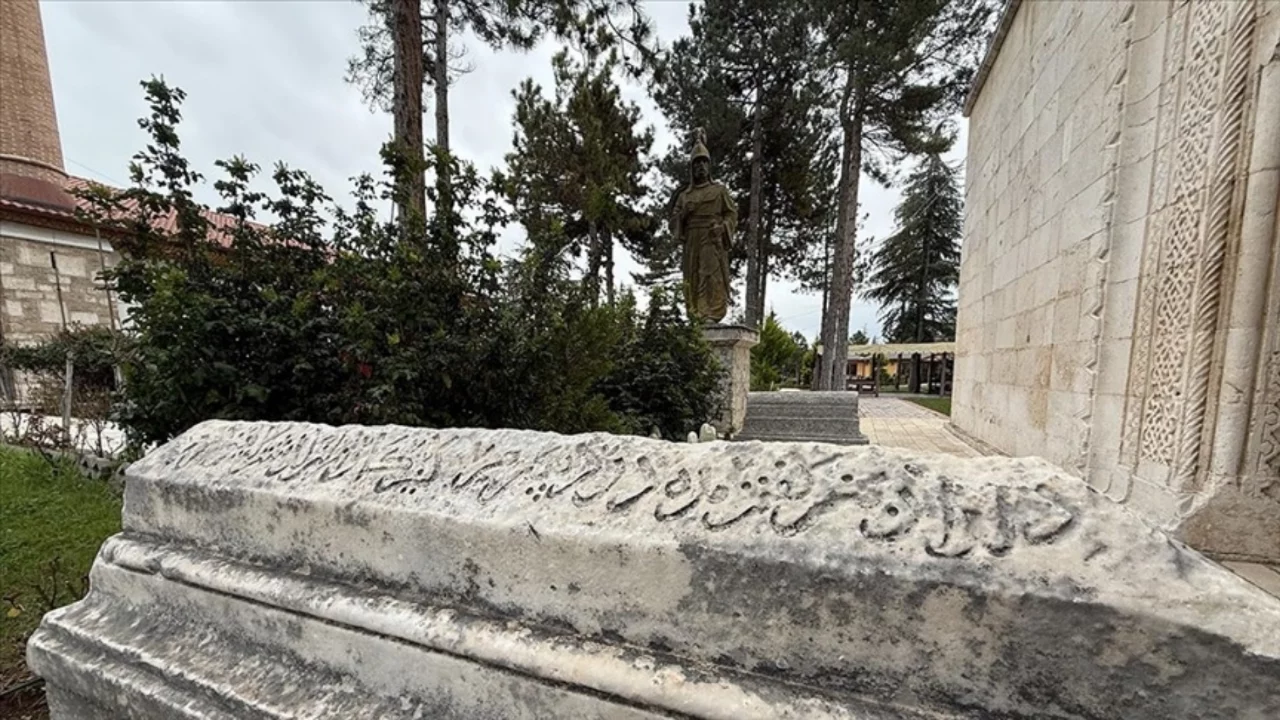 Isparta'daki 8 asırlık Ertokuş Medresesi Sel&ccedil;uklu mirasını geleceğe taşıyor