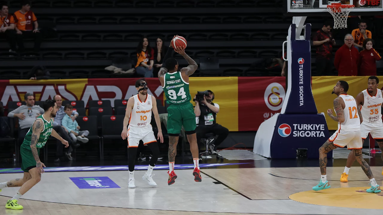 Bursaspor Basketbol deplasmanda Galatasaray'a mağlup oldu