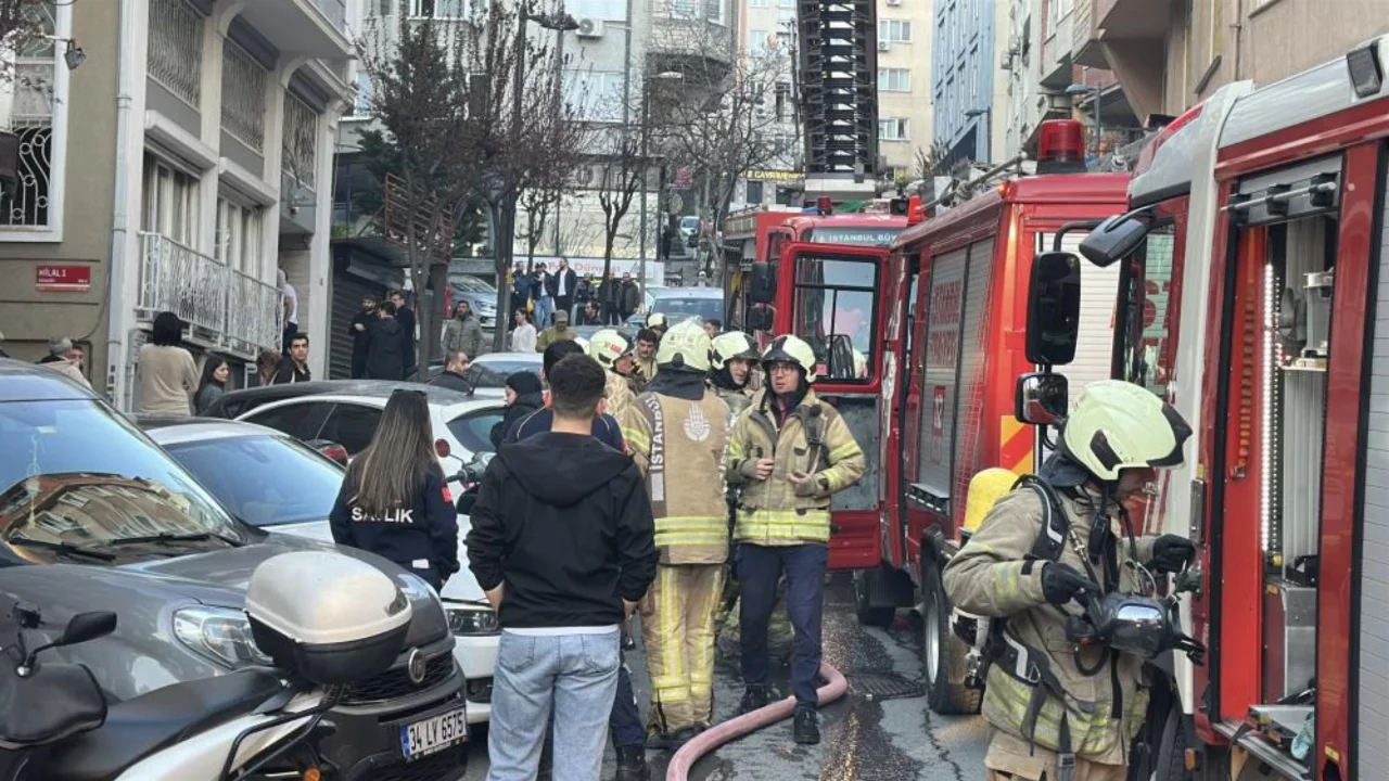 Otelde korku dolu anlar: 6 kişi mahsur kaldı