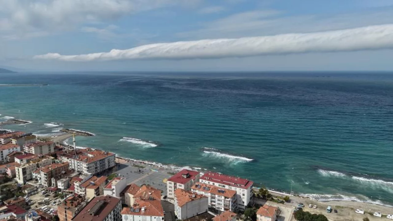 Karadeniz'de nadir g&ouml;r&uuml;len doğa olayı