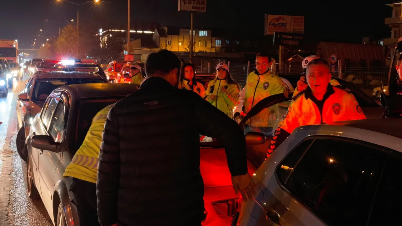 Bursa'da zincirleme kaza sonrası yaralılar ekiplere direndi