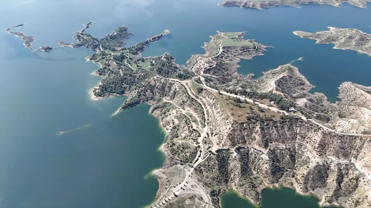 GAP'ın kalbi doldu taştı: Atat&uuml;rk Barajı'nda su seviyesi rekor kırdı