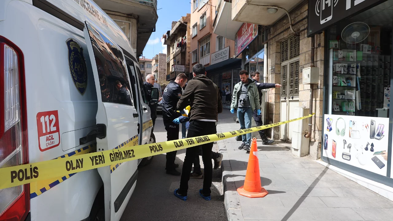 Silahlı saldırıya &ccedil;akmakla karşılık verdi