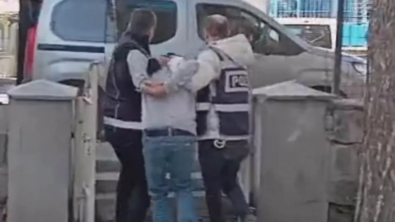 Hırsızlık su&ccedil;undan 20 yıl cezası bulunan şahıs yakalandı
