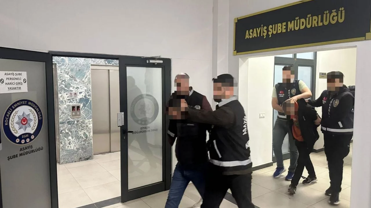 3 kişinin &ouml;ld&uuml;ğ&uuml; silahlı saldırıda tutuklu sayısı 12'ye &ccedil;ıktı